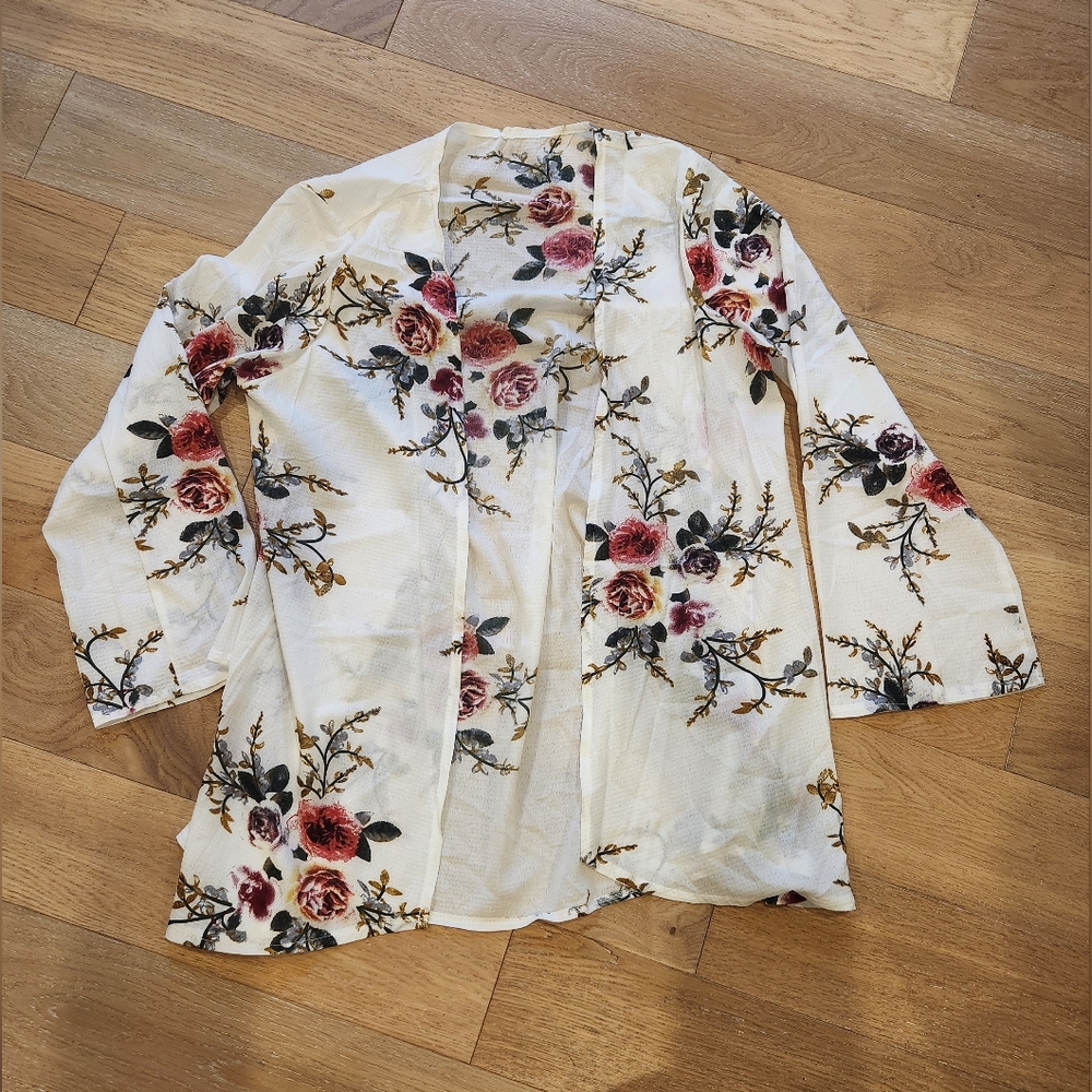 UNBRANDED | NWOT White floral lightweight cardigan